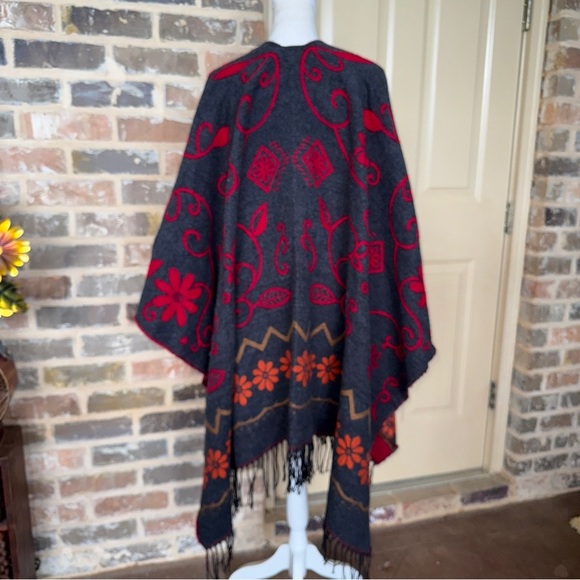Urban Mangoz Wool Wrap Red Gray Tan Floral Patterned Shawl Poncho - Picture 4 of 6